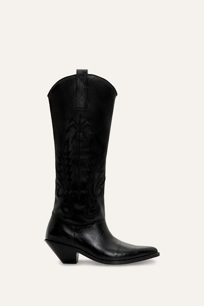 In the Silent West Boots in Black